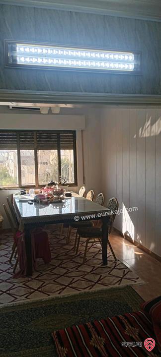 شقة طابق ثالث مساحة 135م للبيع مفروشة في عمان - الجبيهة اقساط