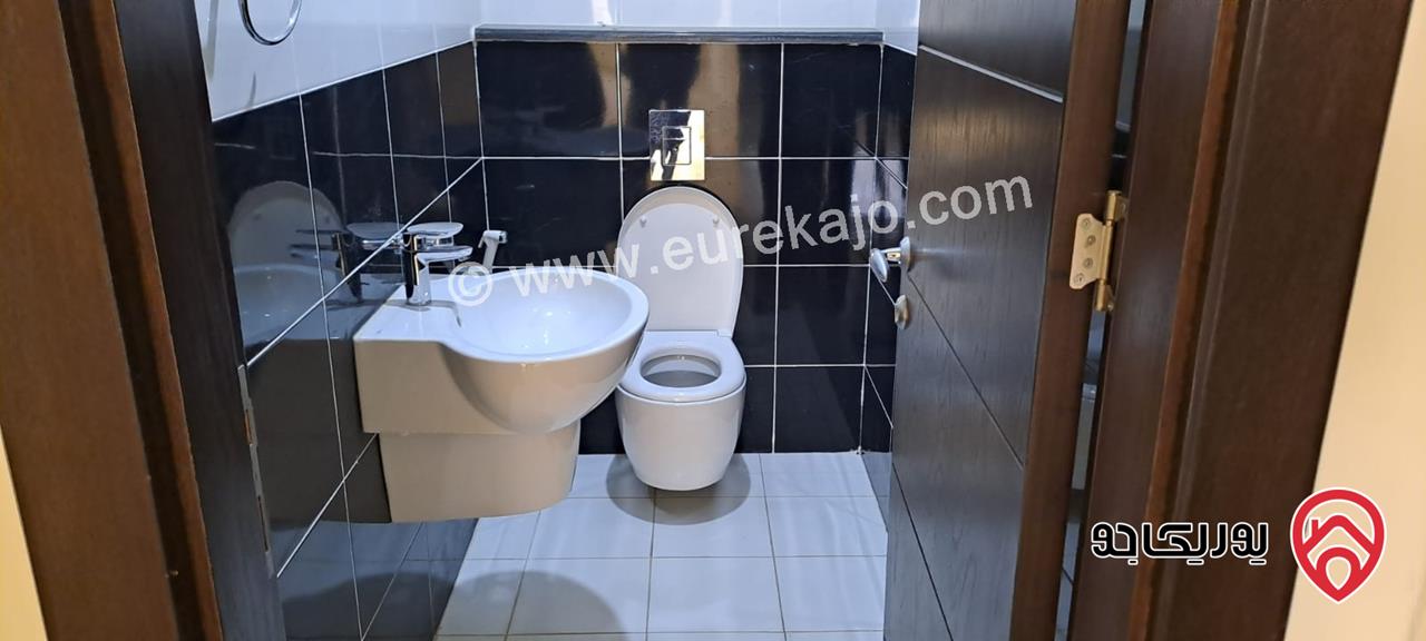 شقة ارضية مساحة 180م داخلي و 40م خارجي للبيع في عمان - ربوة عبدون  