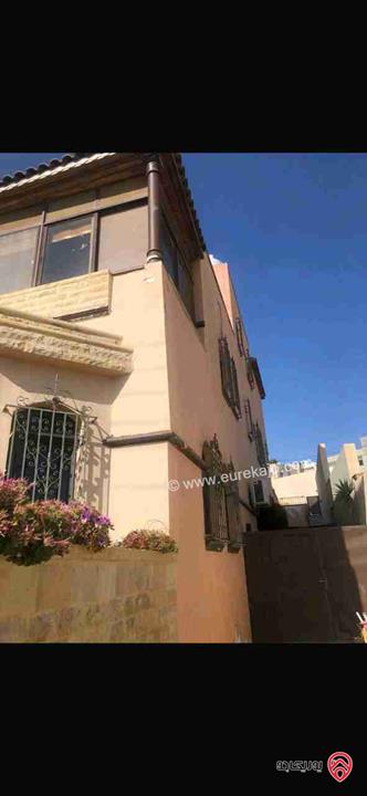 بيت مستقل مساحة 600م على أرض 700م للبيع في عمان - ابو السوس بالقرب من الجامعة الجديدة 