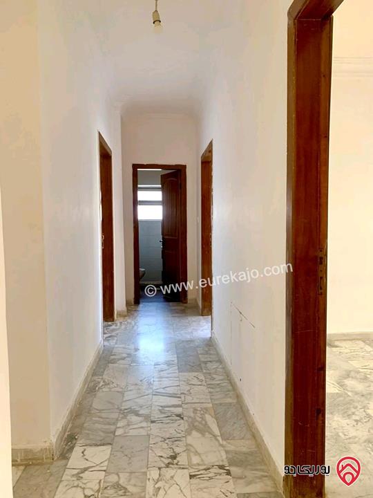 شقة طابق ارضي مساحة 147م و ترس 40م للبيع في عمان - تلاع العلي