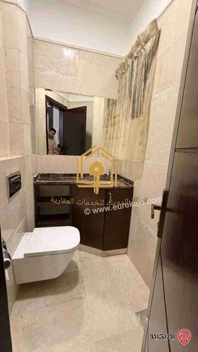 شقة سوبر ديلوكس طابق ثالث مساحة 200م للايجارفي عمان - خلدا