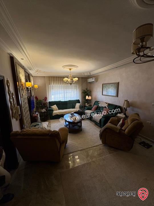 شقة مميزة شبه ارضية مساحة 197م داخلي و 150م خارجي للبيع في عمان - مرج الحمام / الطبقة