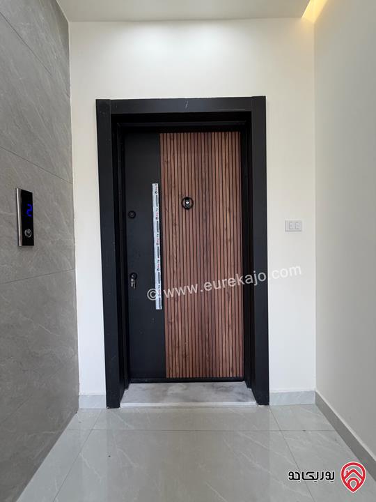 شقة طابق أول مساحة 90 متر داخلي وترس 60 متر للبيع في عمان - ضاحية الياسمين