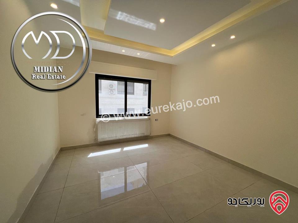 شقق للبيع في عمان - الشميساني مساحات 220م تشطيبات و ديكورات عصرية فاخرة اطلالة جميلة جديدة لم تسكن