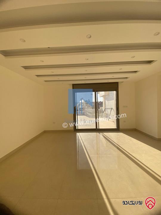 شقة فاخرة للبيع في عمان - أم أذينة قرب أبراج السادس طابق ثالث 162م مع روف دوبلكس 110م لم تسكن