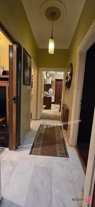 شقة ارضية مميزة مساحة 260م داخلي و 300م خارجي للبيع في عمان - تلاع العلي