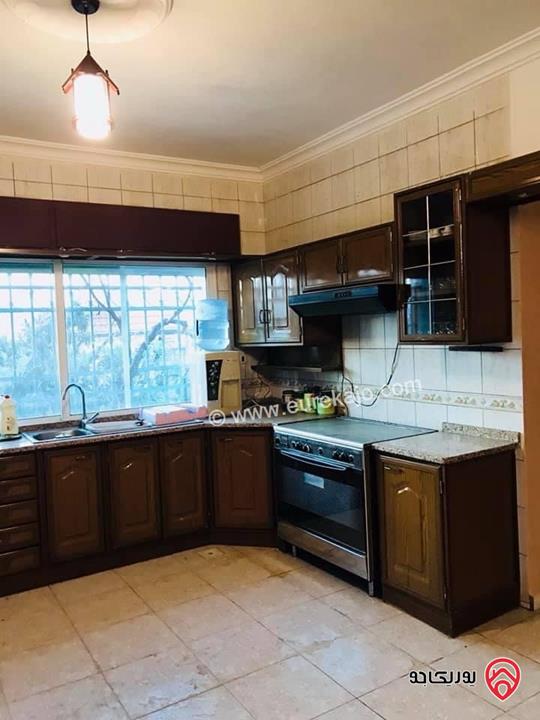 فيلا مساحة 500م على أرض 3 دونم و 750م للبيع في جرش 