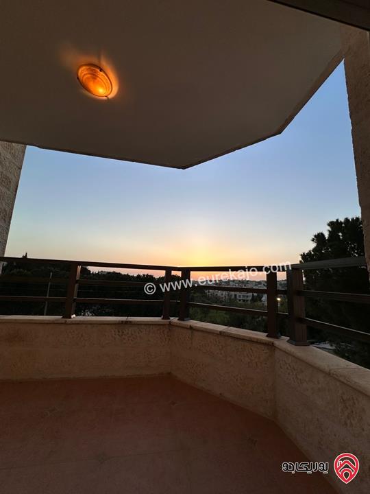 شقة طابق ثاني مساحة 220م للايجار في عمان - خلدا