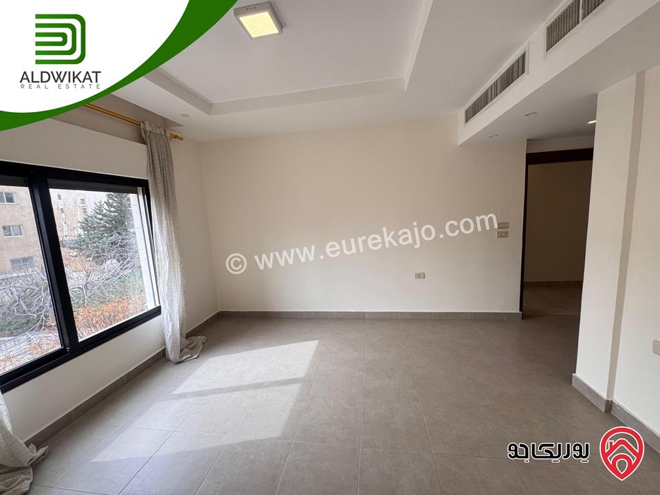 شقة للبيع او للايجار في عمان - عبدون طابق اول مساحة البناء 230م موقع هاديء ومميز