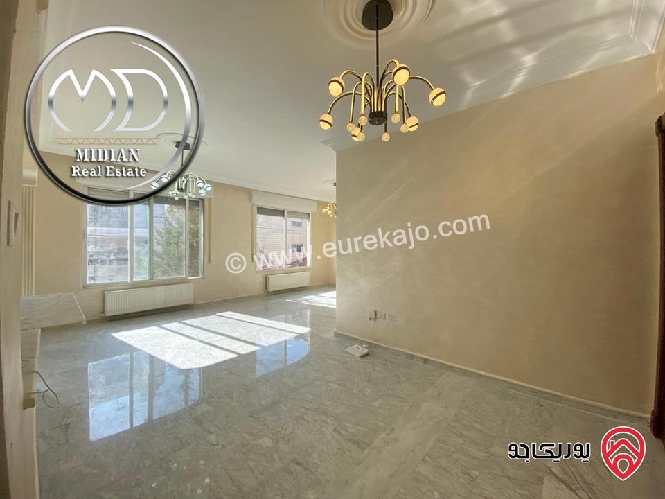 شقة فارغة للايجار في عمان - خلدا طابق اول مساحة 140م تشطيبات و ديكورات فاخرة تصلح للعرسان بسعر مميز جداً