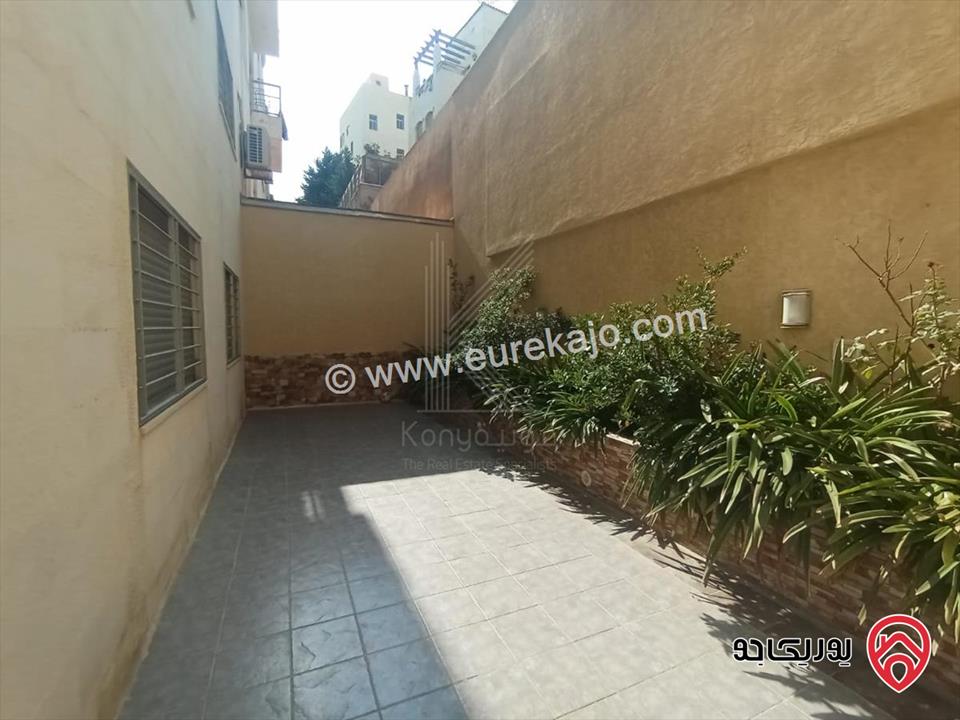 شقة فاخرة مفروشة مساحة 78م داخلي و 150م خارجي للايجار في عمان - دير غبار