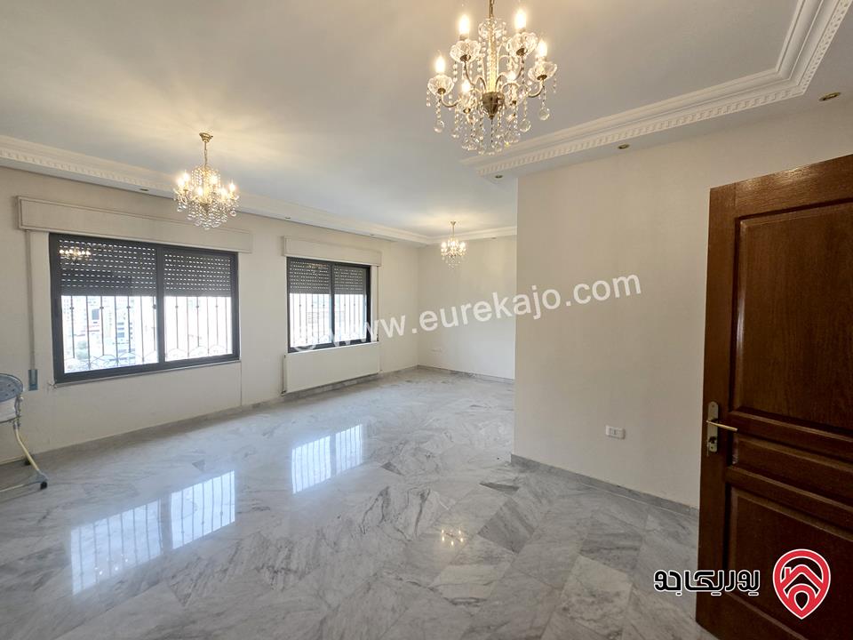 شقة طابق ثاني مساحة 190م للبيع في عمان - الشميساني