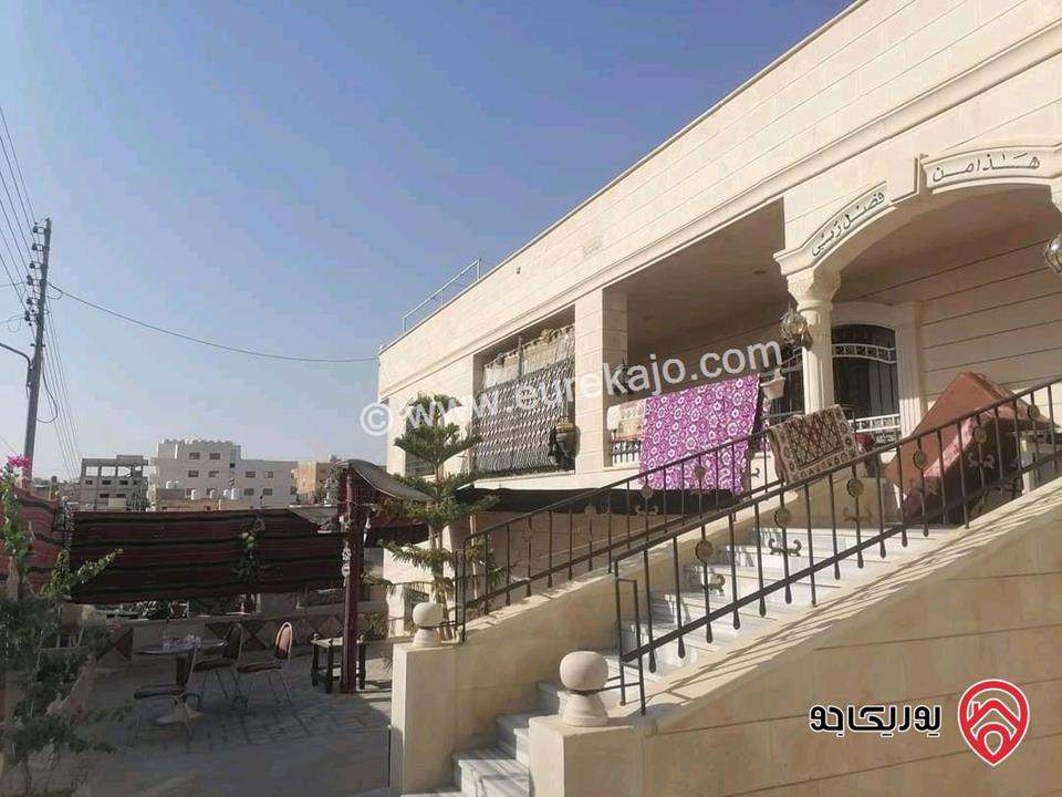 بيت مستقل طابقين 3 شقق مساحة الارض 800م مساحة البناء 600م يشمل حديقة وجلسات عائلية للبيع في عمان - ماركا