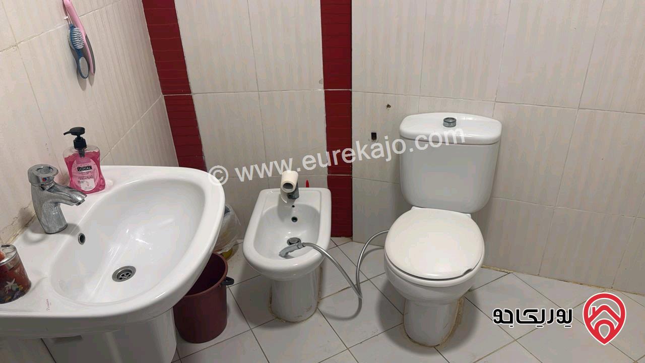 شقة طابق ثالث مساحة 110م للايجار في عمان - أم السماق 