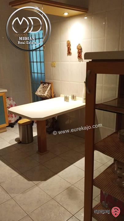 شقة مفروشة للايجار في عمان - الشميساني مساحة 140م طابق اول تشطيبات وفرش سوبر ديلوكس بسعر مميز جداً