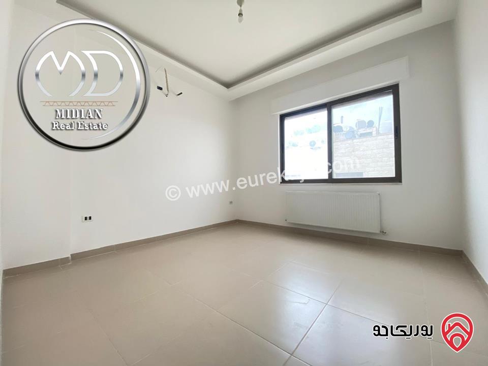 شقة جديدة للبيع في عمان - خلدا العوجانية طابق ثالث مع روف مساحة 225م تشطيبات و ديكورات سوبر ديلوكس اطلالة رائعة