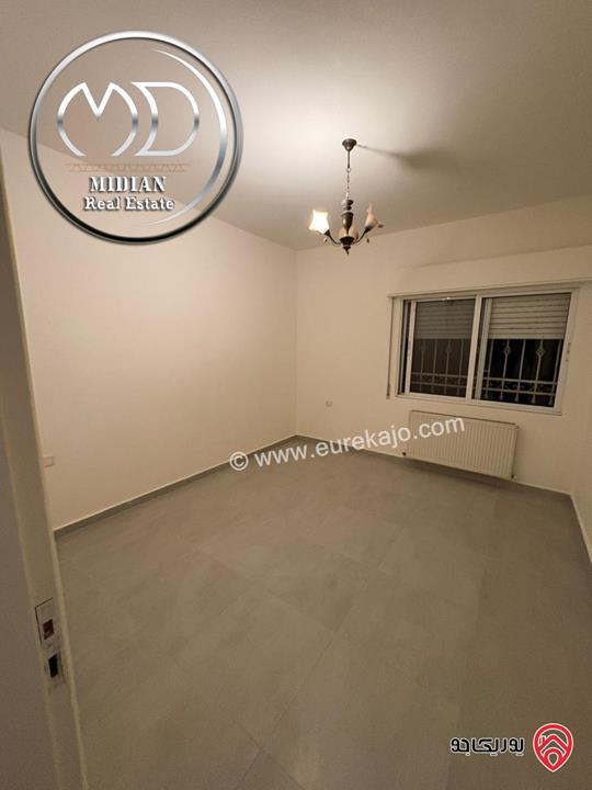 شقة فارغة للايجار في عمان - ضاحية الرشيد مساحة 170م طابق اول تشطيبات سوبر ديلوكس بسعر مميز جداً