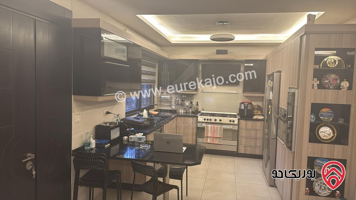 شقة مميزة مساحة 155م داخلي و 190م خارجي للبيع في عمان - تلاع العلي