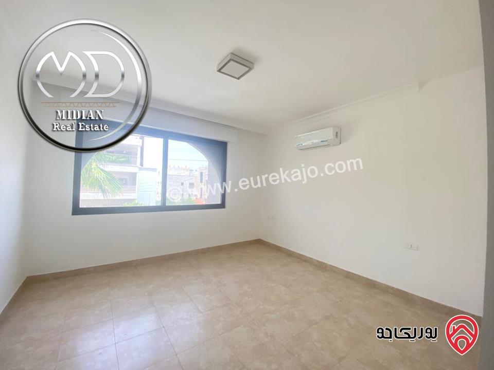 شقة ارضية فارغة للايجار في عمان - ام اذينة مساحة 150م مع ترس و حديقة 200م تشطيبات و ديكورات سوبر ديلوكس