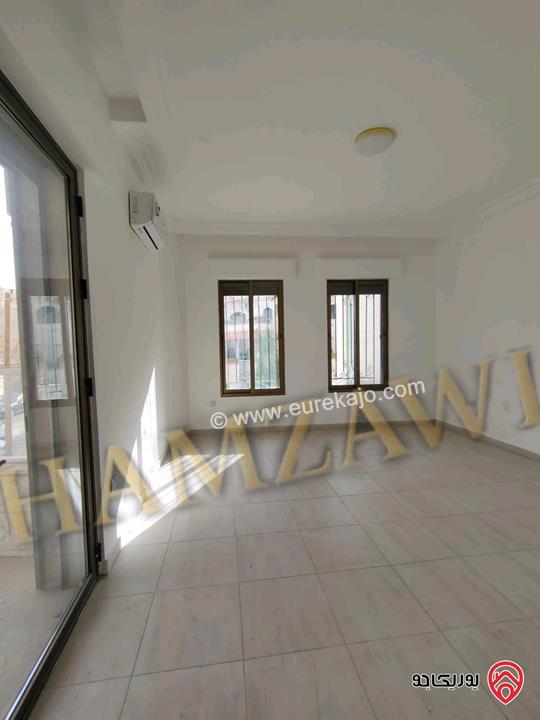 شقة طابق أرضي مساحة 220م داخلي و 100م خارجي للايجار في عمان - عبدون 