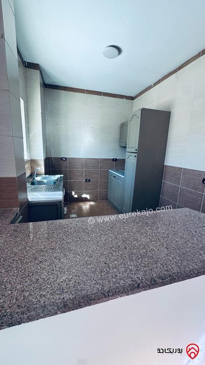 شقة فارغة طابق رابع بدون مصعد مساحة 100م للإيجار في عمان - مرج الحمام من المالك مباشرة 