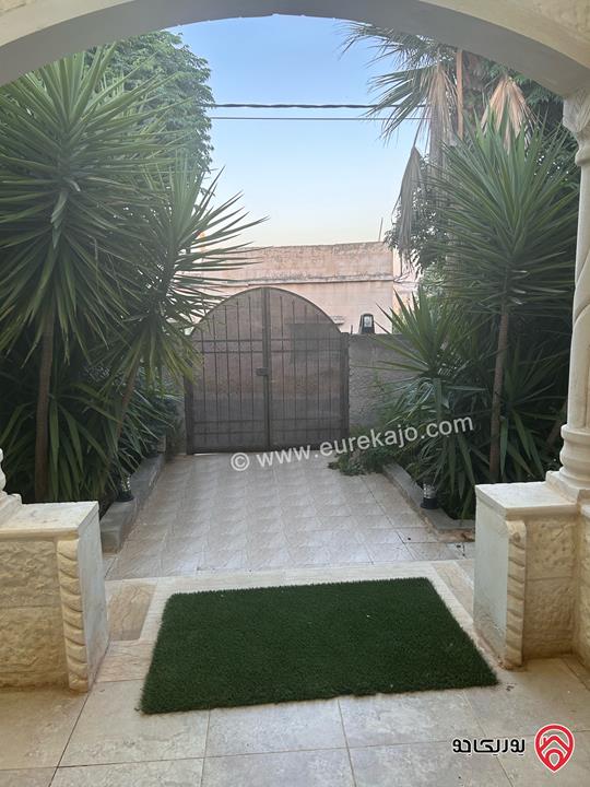 فيلا مساحة 280م على أرض 750م للبيع في عمان - البنيات بالقرب من طريق المطار