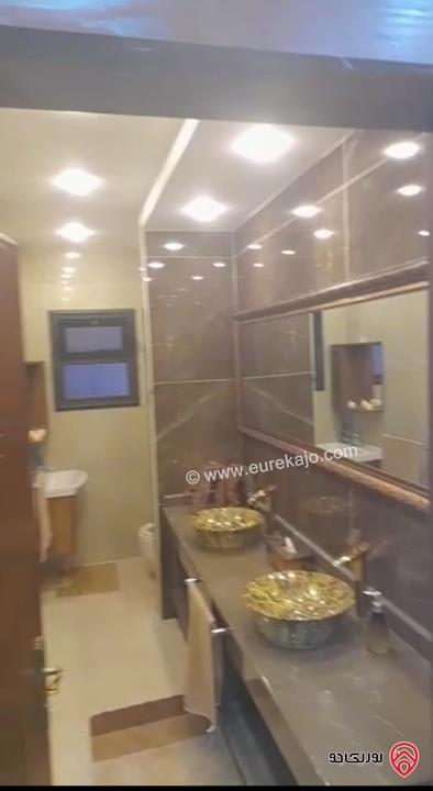 فيلا دوبلكس مساحة البناء 770م مساحة الارض 460م للبيع في عمان - البنيات