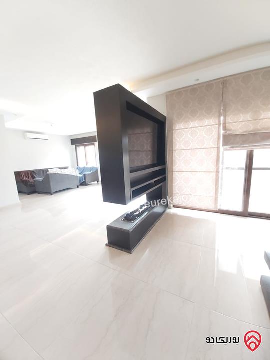 شقة طابق ثاني مساحة 200م للبيع  في عمان - ام اذينة