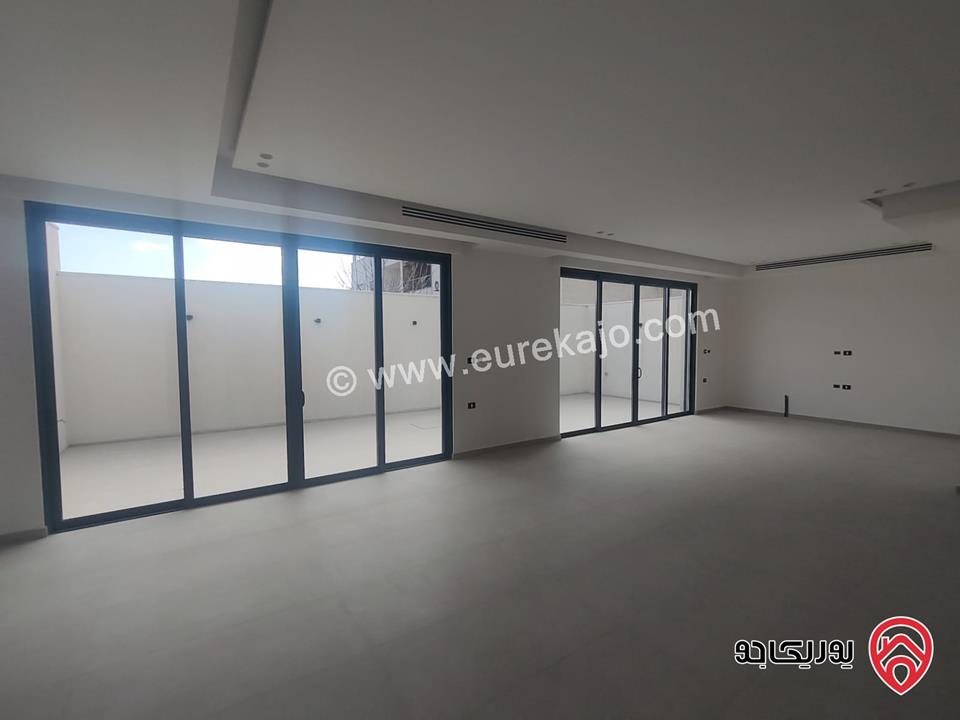 فلل متلاصقة مساحة الارض 250م مساحة البناء 500م للبيع في عمان - عبدون 