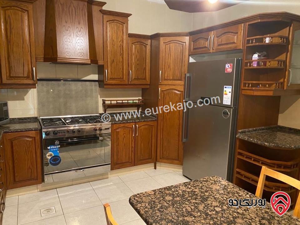 شقة ديلوكس طابق اول مساحة 205م للبيع في عمان - الرابية