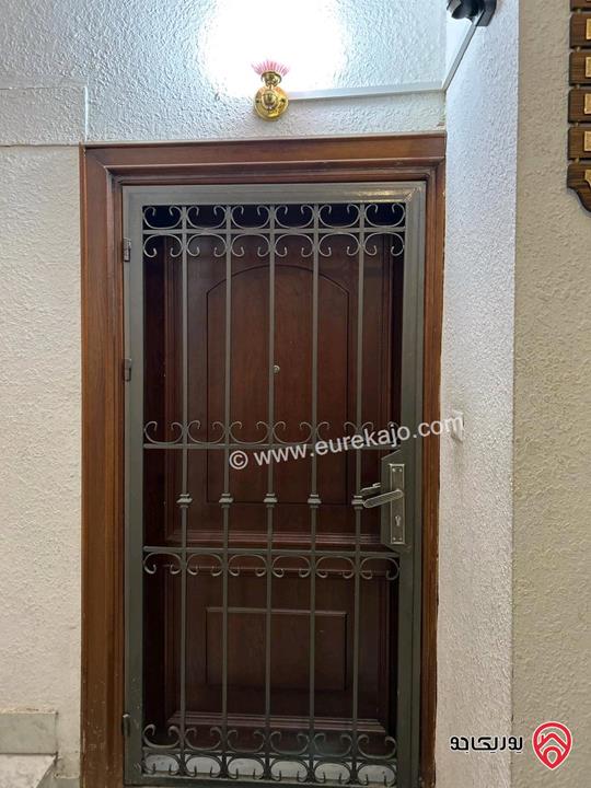 شقة شبه أرضية مساحة 194م داخلي و 160م خارجي للبيع في عمان - ام أذينة