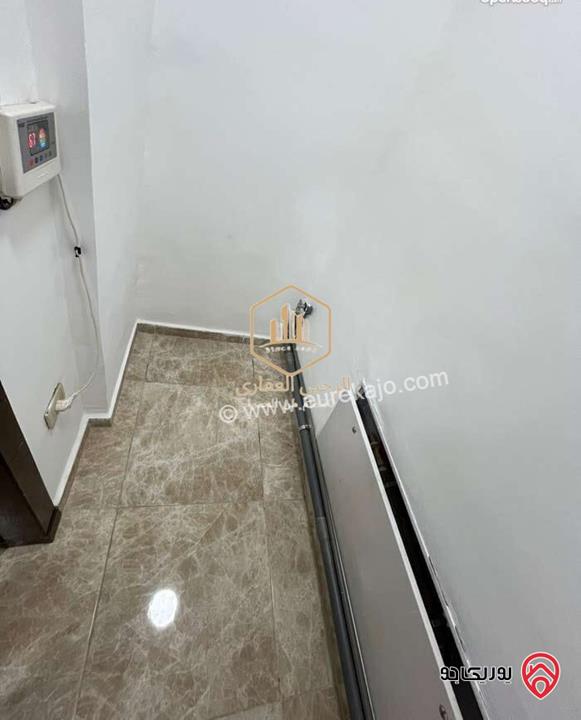 شقة ديلوكس فارغة طابق ثالث مساحة 180م للايجار في عمان - خلدا