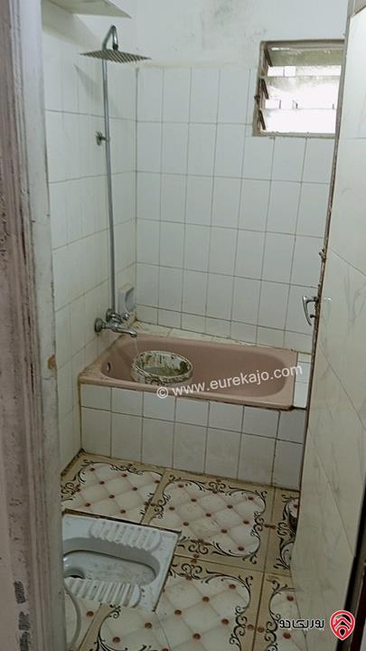 شقة سكنية مساحة 77م طابق ثاني للبيع في الزرقاء دوار الحاووز