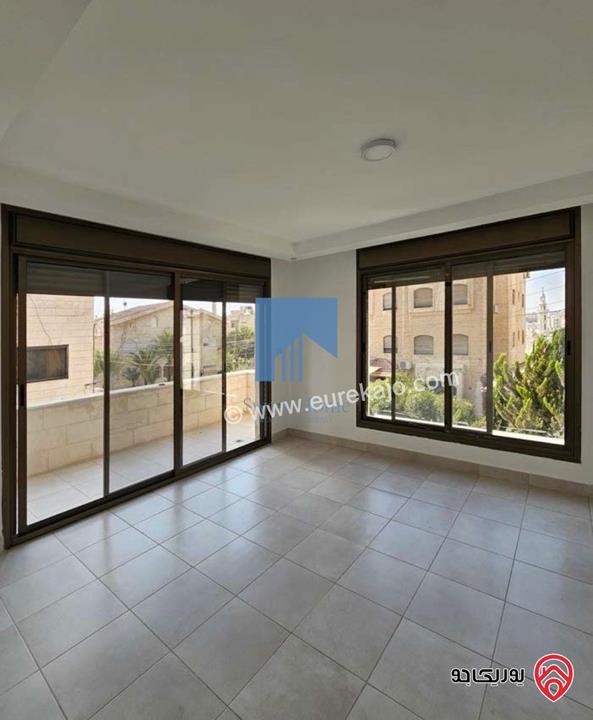 شقة طابقية طابق اول 223م تشطيب سوبر ديلوكس للبيع في عمان - دير غبار