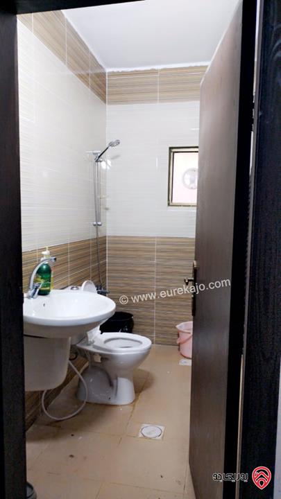 شقة ارضية مساحة 130م للبيع في السلط - يرقا 