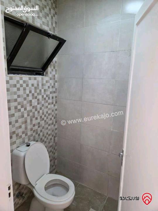 شقة فارغة مساحة 135م طابق ارضي مع ترس 20م للإيجار في عمان - تلاع العلي 