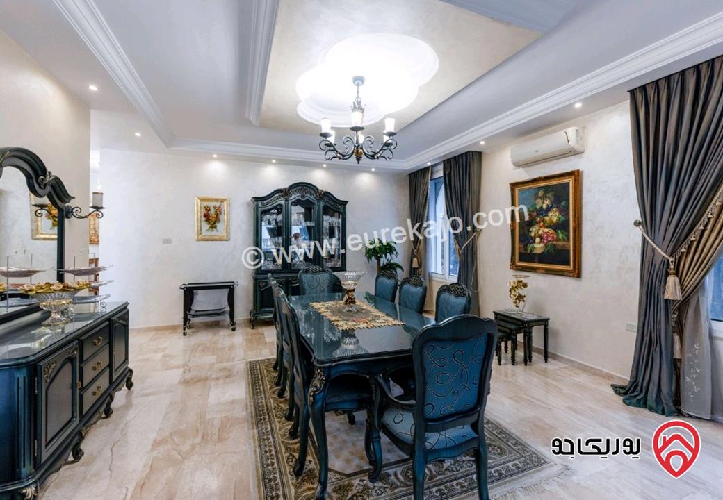 فيلا مساحة 981م على أرض 609م للبيع في عمان - دابوق قرب بوابة القصر