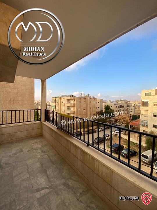 شقة للبيع في عمان - ام السماق مساحة 165م طابق ثالث تشطيبات سوبر ديلوكس اطلالة جميلة بسعر مميز جداً