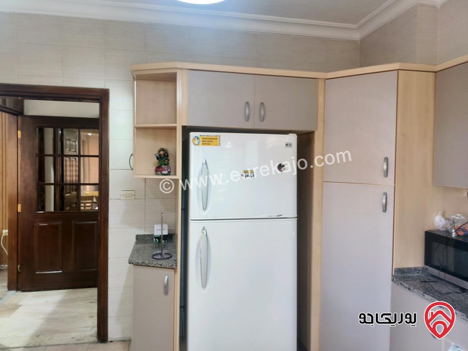 شقة طابق أرضي مساحة 173م مع ترس 60م مفروشة للبيع في عمان - الرابية