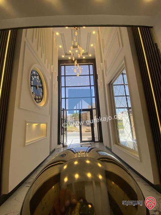 شقة فاخرة للبيع في عمان - خلدا قرب إشارة البنك العربي ومركز زها طابق ثاني 220م تشطيب سوبر ديلوكس لم تسكن