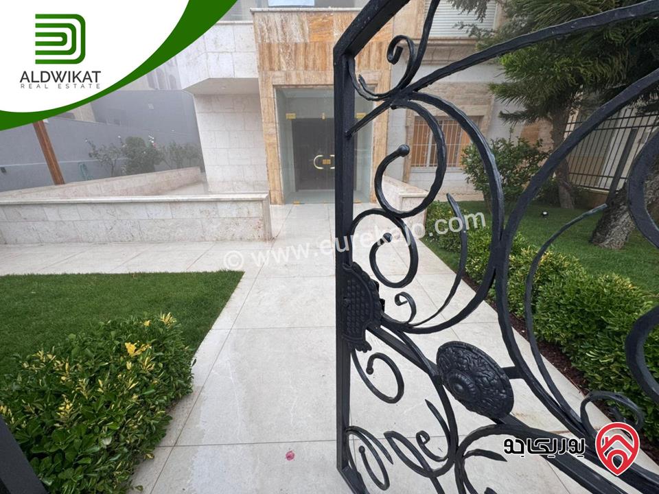 شقة فاخره ارضية للايجار في عمان - دير غبار مساحة البناء 280م ومساحة الحديقة 100م والترس 150م موقع مميز تصلح للسفارات والهيئات الدبلوماسية