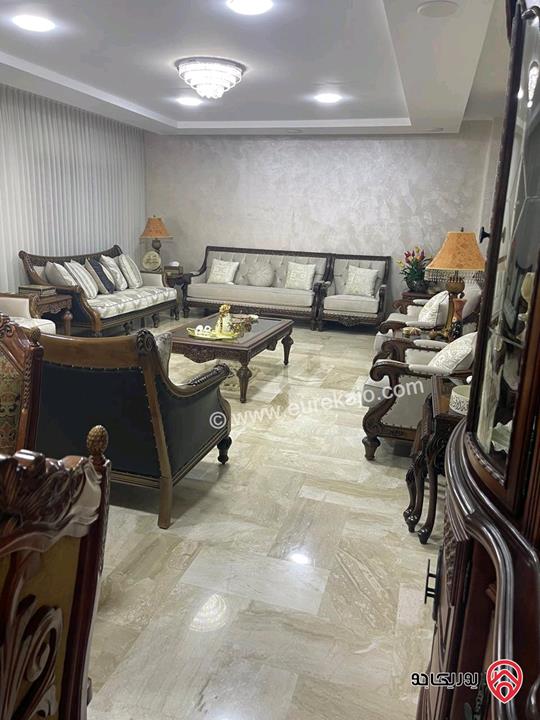 شقة طابق ثالث دوبلكس مساحة 370م للبيع في عمان - الرابية 