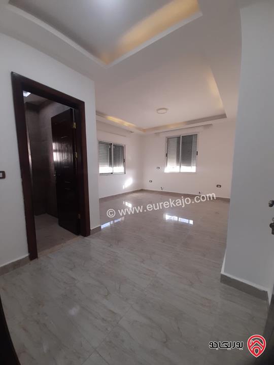 شقة طابق ثالث مساحة 180م للايجار في عمان - ام السماق