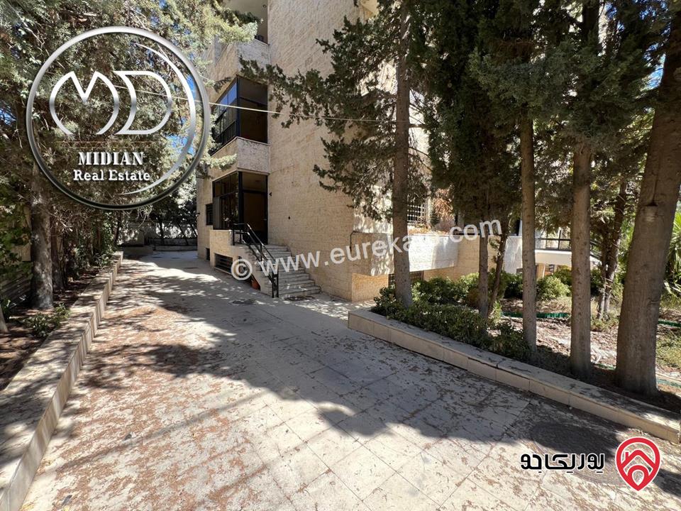 شقة ارضية فارغة للايجار في عمان - خلدا مساحة 220م مع ترس و حديقة 150م تشطيبات و ديكورات سوبر ديلوكس