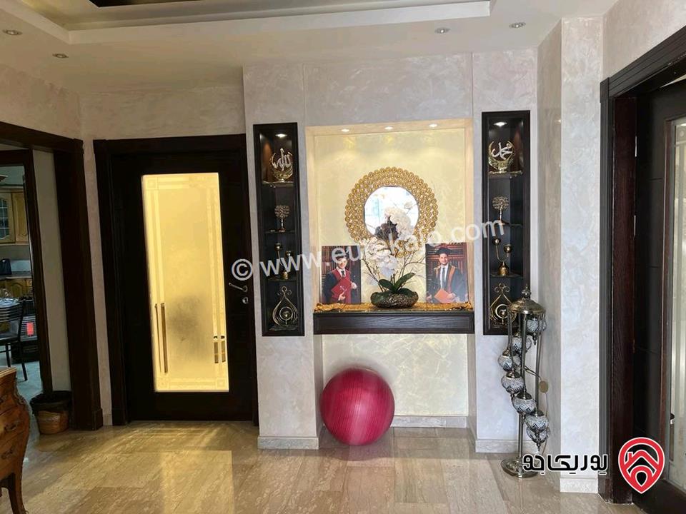 فيلا مساحة 650م على أرض 547م للبيع في عمان - طبربور عند مستشفى الملكة علياء