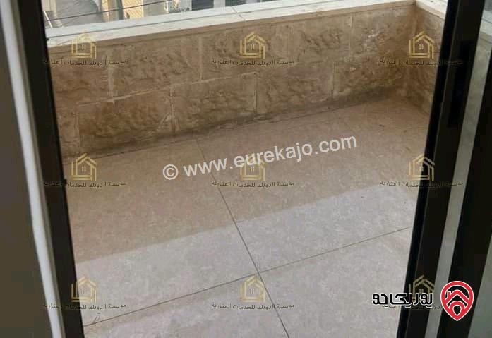 شقة فارغة طابق ثالث مساحة 150م للإيجار في عمان - الرابية 