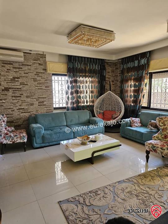 شقة مساحة 318م طابق ثالث للبيع في عمان - الرابية 