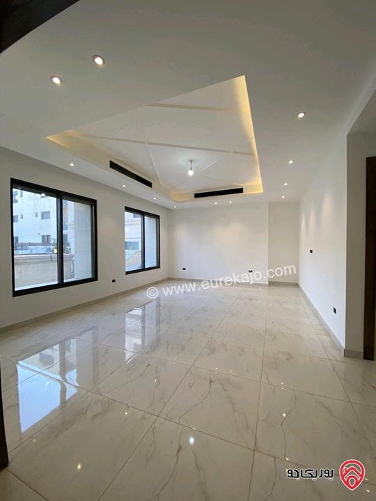 قصر مساحة البناء 2 دونم على أرض 1 دونم و 200م للبيع في عمان - عبدون