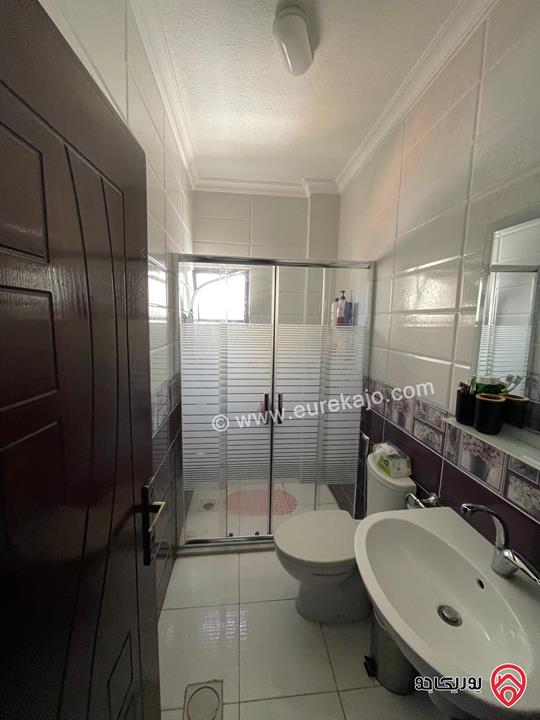 شقة طابق ثاني مساحة 150م للبيع في الزرقاء الجديدة قرب كنيسة الماريوسف