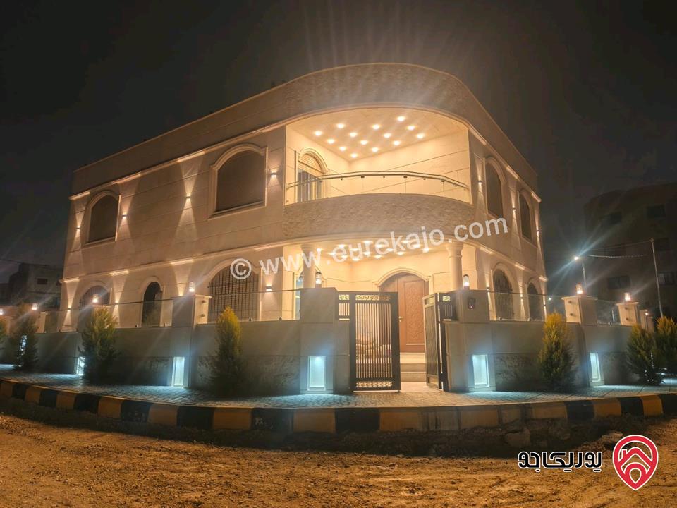 فيلا مساحة الارض 346م مساحة البناء 340م للبيع في عمان - الجويدة
